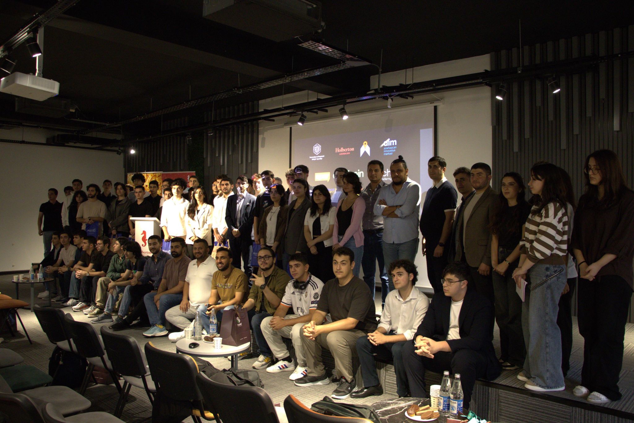 Group photo with all participants